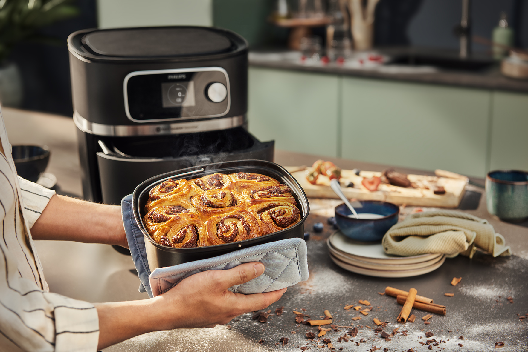 Professional retouching for Philips baking tray campaign - enhanced product photography